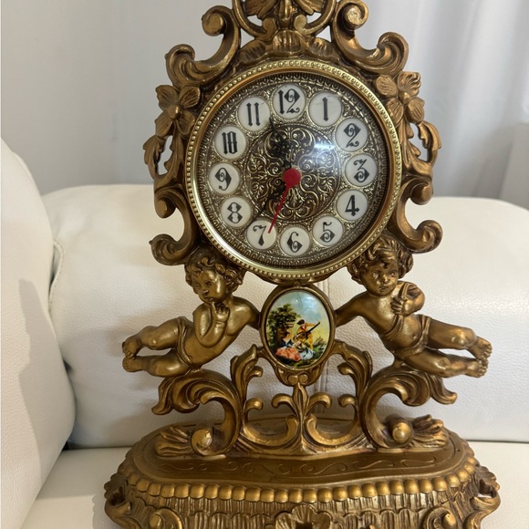 Vintage Mod Dep Gold Cherub Clock Made in Italy Italian Regency Mantle Clock - Picture 7 of 7